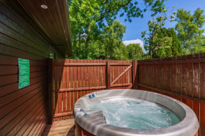 Bluebell Lodge 3 with Hot Tub
